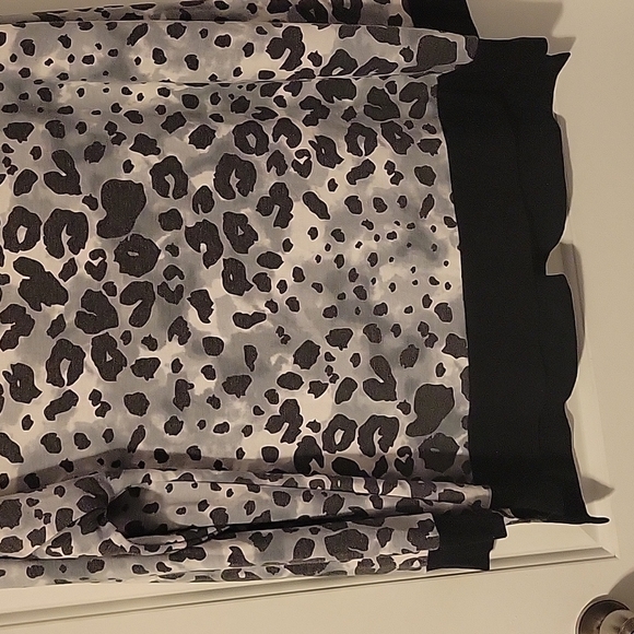 HONEYME Curvy XXXL Animal Print Sweatshirt. NEW with tags - Picture 3 of 9